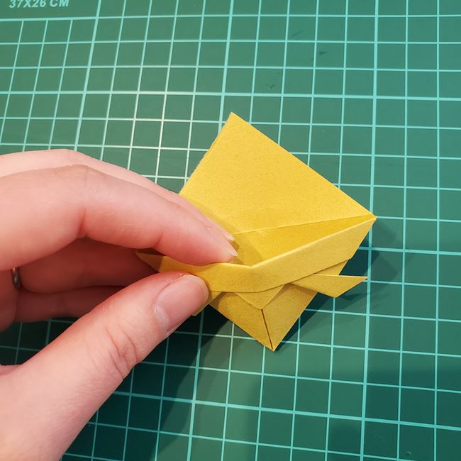 兜の箸置きの折り紙 折り方作り方(16)