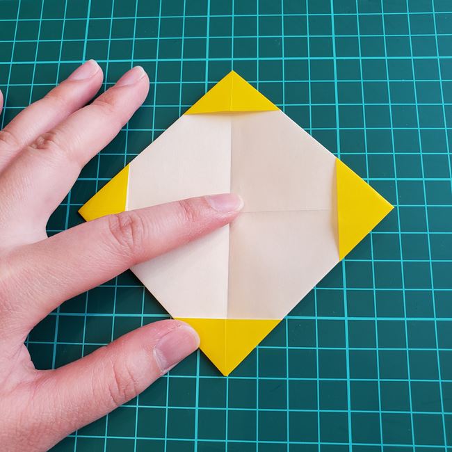 折り紙メダル クローバーの折り方 1枚で作れる作り方(13)