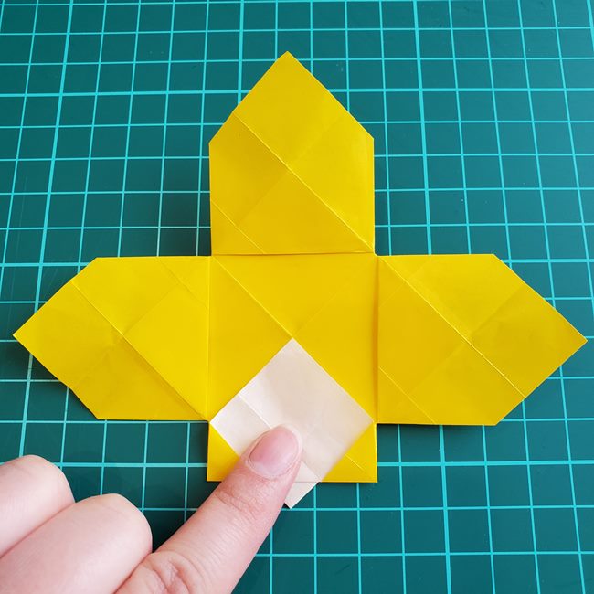 折り紙メダル クローバーの折り方 1枚で作れる作り方(19)