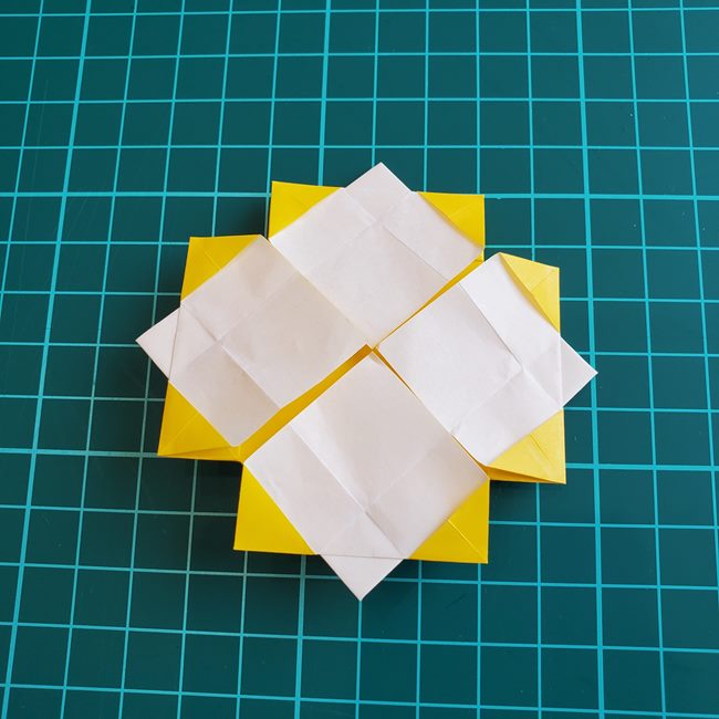 折り紙メダル クローバーの折り方 1枚で作れる作り方(20)