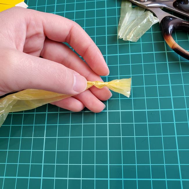 折り紙メダル クローバーの折り方 1枚で作れる作り方(24)