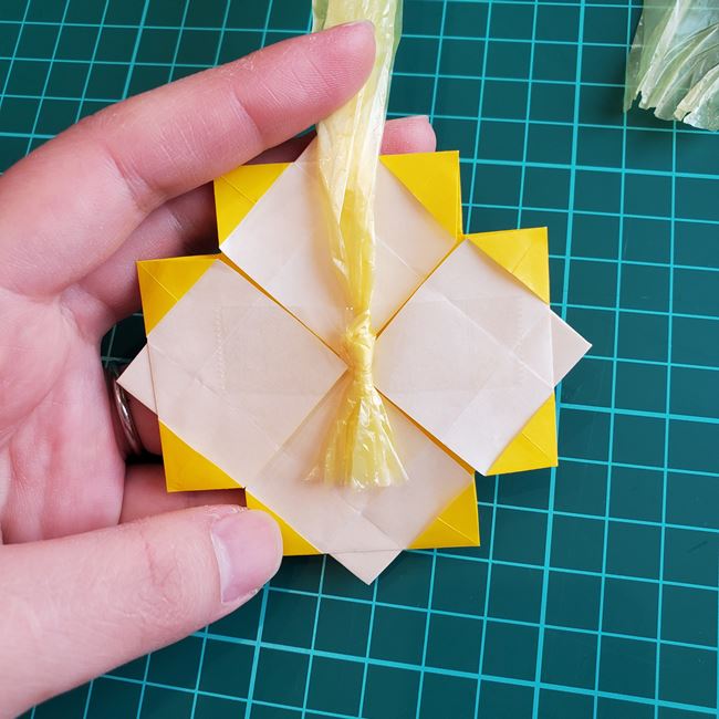 折り紙メダル クローバーの折り方 1枚で作れる作り方(25)