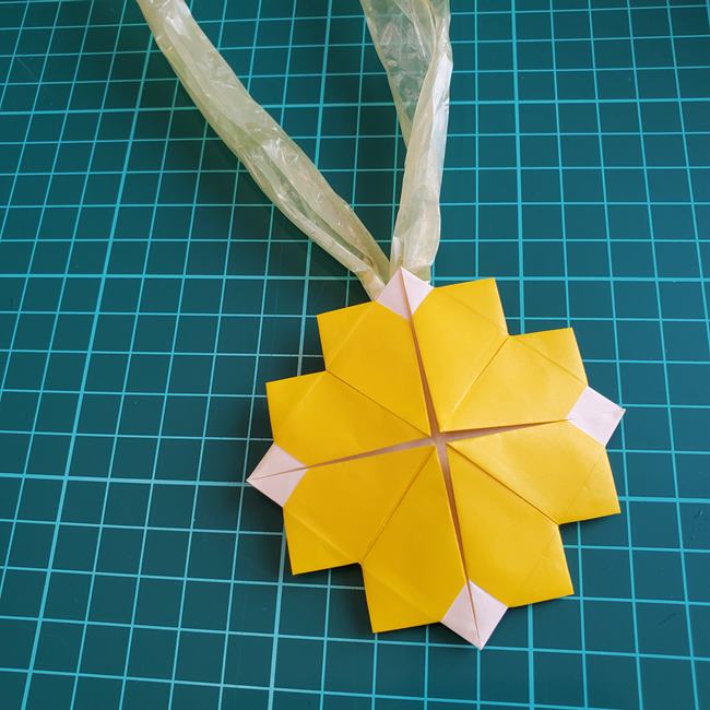 折り紙メダル クローバーの折り方 1枚で作れる作り方(26)