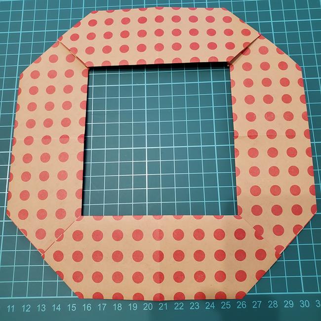 母の日の折り紙リースの作り方★カーネーションの壁面製作①リース(3)