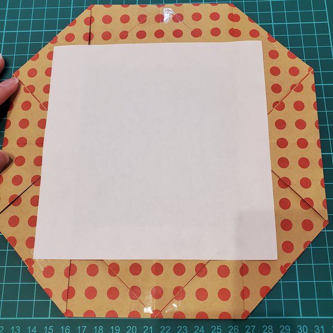 母の日の折り紙リースの作り方★カーネーションの壁面製作①リース(4)