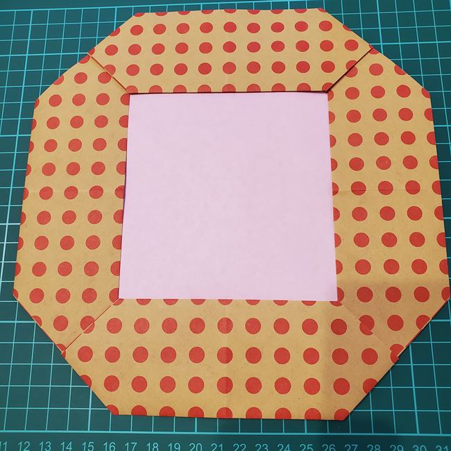 母の日の折り紙リースの作り方★カーネーションの壁面製作①リース(5)
