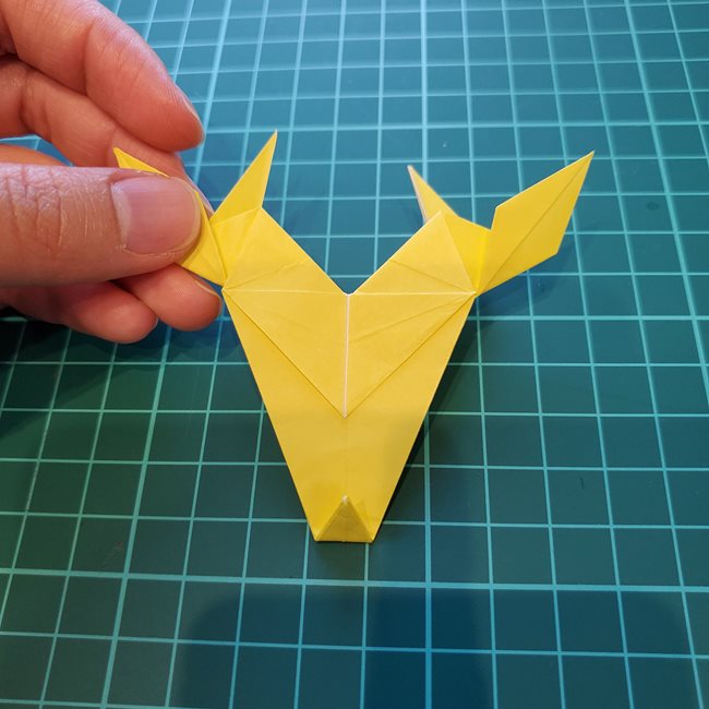 折り紙 キリンの顔の簡単な折り方作り方②耳(25)