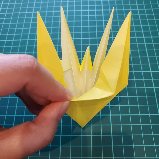 折り紙 キリンの顔の簡単な折り方作り方②耳(3)