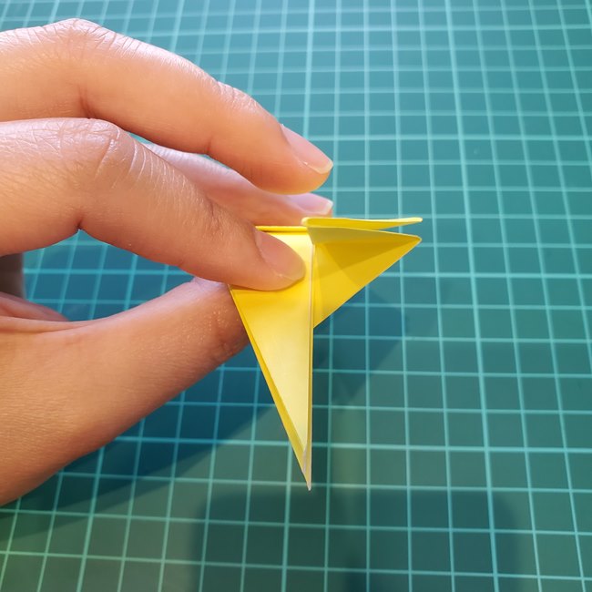 折り紙 キリンの顔の簡単な折り方作り方②耳(8)