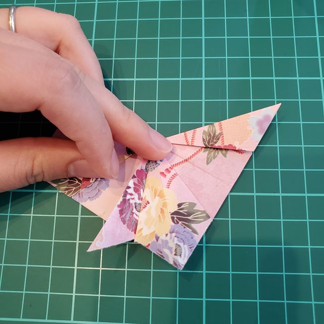 折り紙で立体の傘を1枚でつくる作り方①かさ(18)