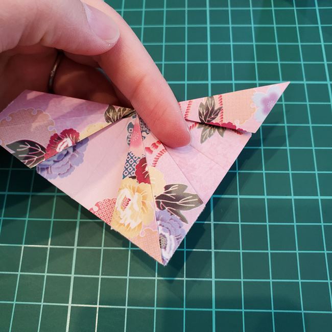 折り紙で立体の傘を1枚でつくる作り方①かさ(19)
