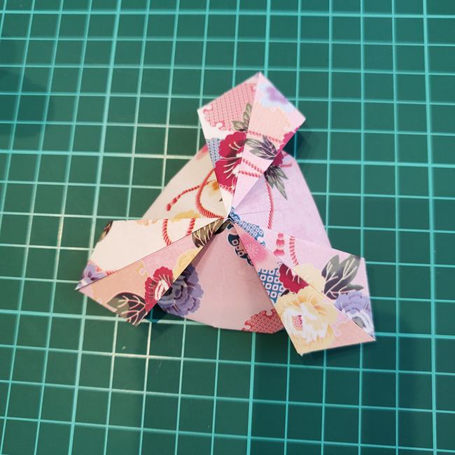 折り紙で立体の傘を1枚でつくる作り方①かさ(25)