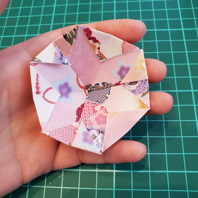 折り紙で立体の傘を1枚でつくる作り方①かさ(28)