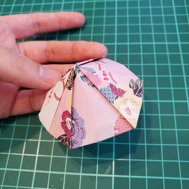 折り紙で立体の傘を1枚でつくる作り方①かさ(29)