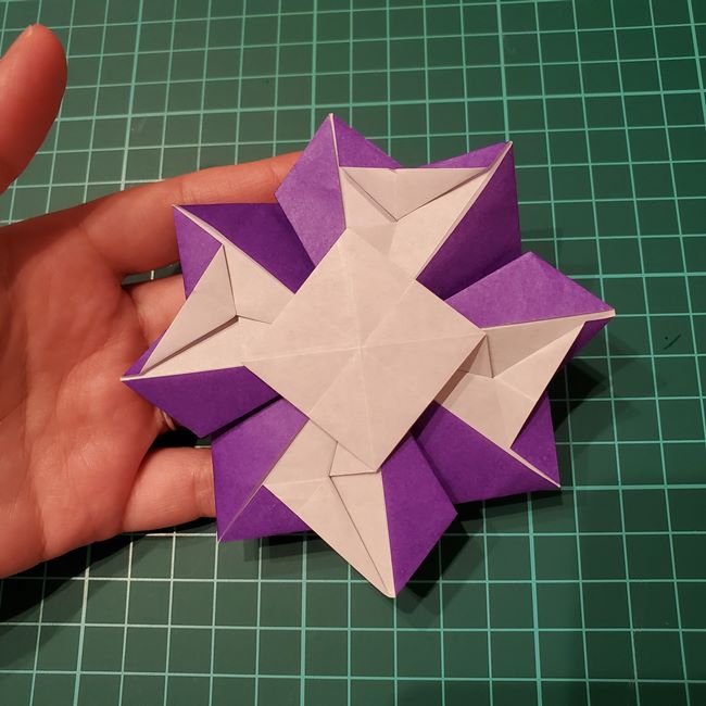 折り紙の花 簡単一枚でダリアをつくる折り方作り方②畳み方(17)