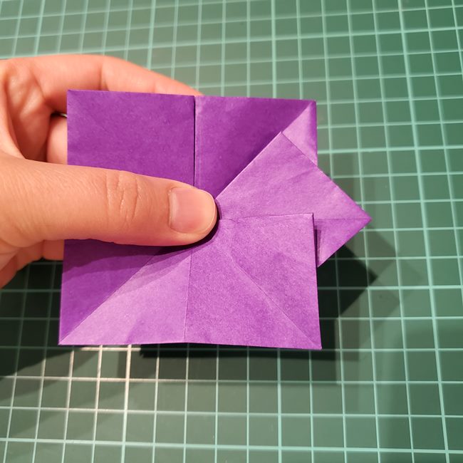 折り紙の花 簡単一枚でダリアをつくる折り方作り方②畳み方(15)