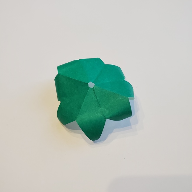 いちごの折り紙 立体的でも簡単な作り方折り方②へた(11)
