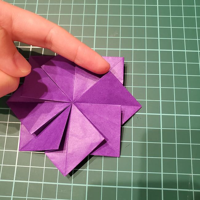 折り紙の花 簡単一枚でダリアをつくる折り方作り方②畳み方(18)