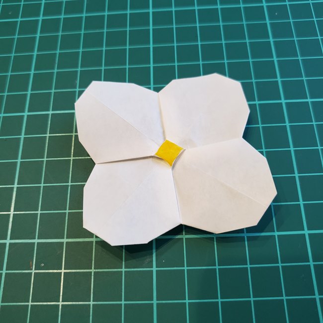 いちごの花の折り紙の折り方は簡単♪作り方(27)