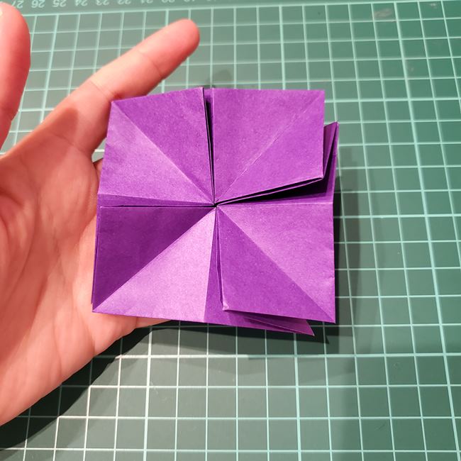 折り紙の花 簡単一枚でダリアをつくる折り方作り方②畳み方(7)