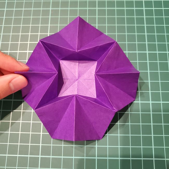 折り紙の花 簡単一枚でダリアをつくる折り方作り方②畳み方(5)