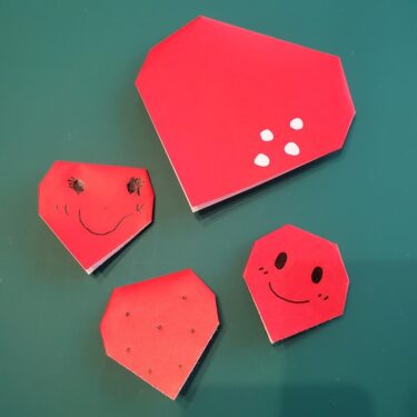 いちごの折り紙は簡単に3歳児4歳児の年少さんでも作れる！1枚でつくる折り方