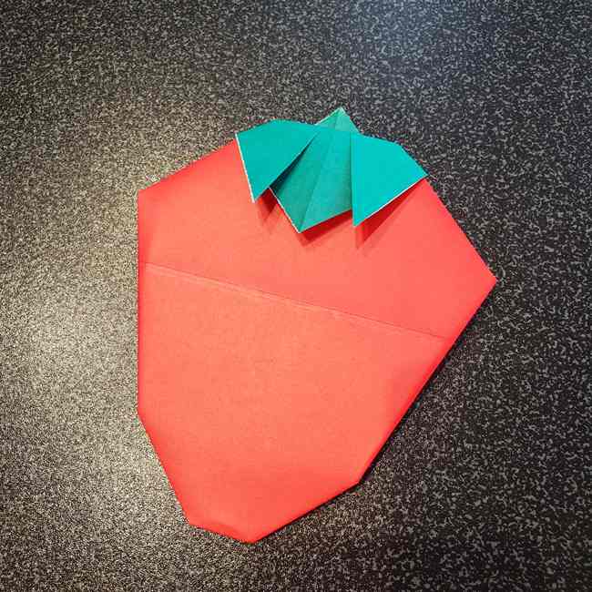 いちごの折り紙 5歳児年長さん向きの作り方折り方③完成(4)