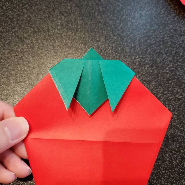 いちごの折り紙 5歳児年長さん向きの作り方折り方③完成(2)