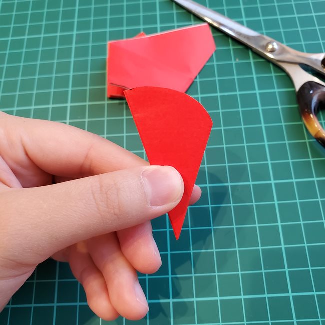 折り紙の花 簡単に一枚で平面に切る切り方折り方(10)