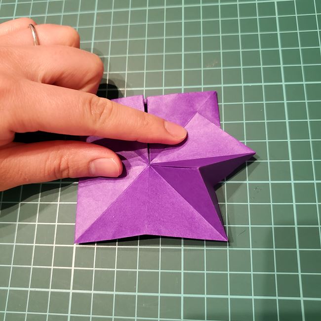 折り紙の花 簡単一枚でダリアをつくる折り方作り方②畳み方(13)