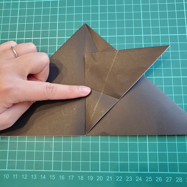 ヘラクレスオオカブトの折り紙 カブトムシをリアルに一枚でつくる折り方作り方②折り筋(6)
