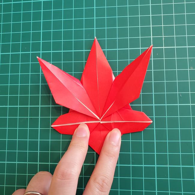 紅葉もみじの折り紙 難しい作り方折り方②葉っぱ(24)