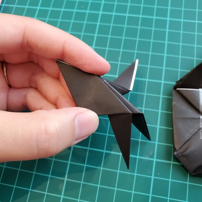 かっこいいカブトムシの折り紙の作り方③組み合わせ(4)
