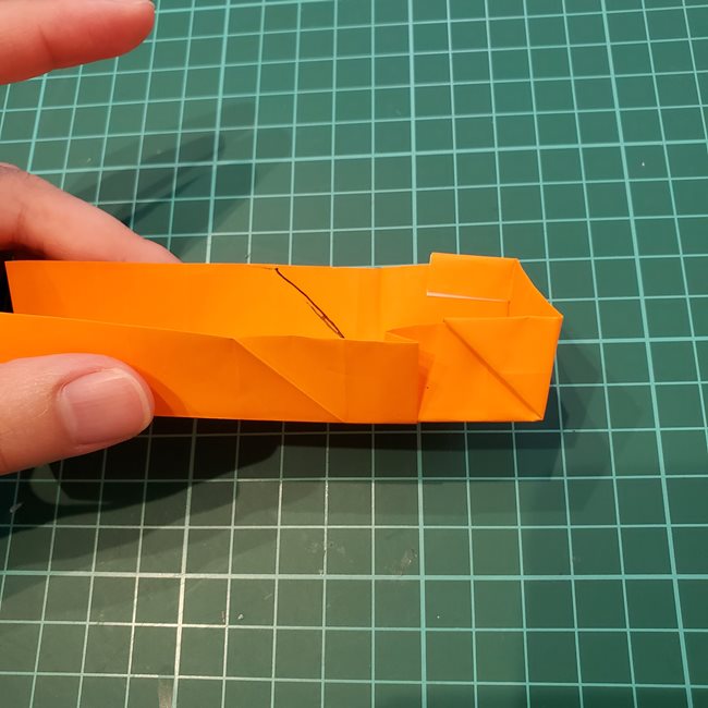 カブトムシの折り紙 かわいい動く作り方折り方②折る(8)