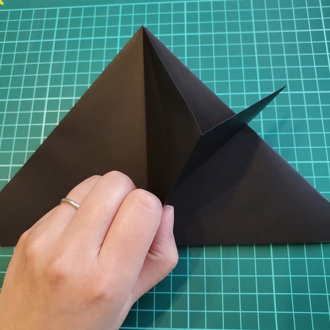 ヘラクレスオオカブトの折り紙 カブトムシをリアルに一枚でつくる折り方作り方②折り筋(5)