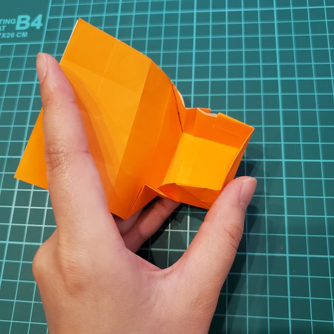 カブトムシの折り紙 かわいい動く作り方折り方②折る(9)