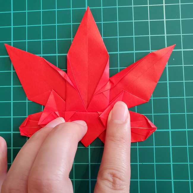 紅葉もみじの折り紙 難しい作り方折り方②葉っぱ(31)