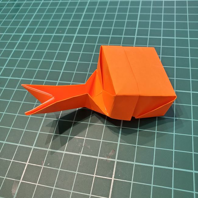 カブトムシの折り紙 かわいい動く作り方折り方②折る(21)
