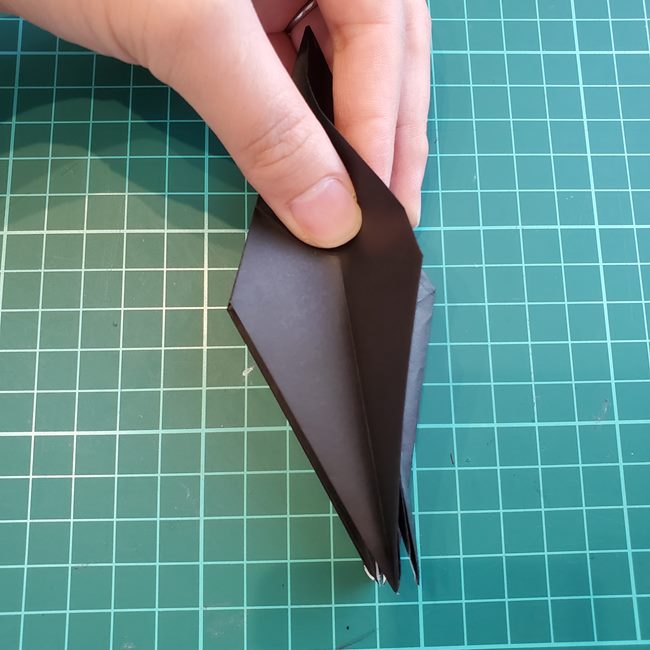 ヘラクレスオオカブトの折り紙 カブトムシをリアルに一枚でつくる折り方作り方③足(2)