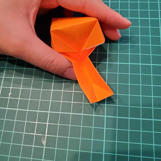 カブトムシの折り紙 かわいい動く作り方折り方②折る(18)