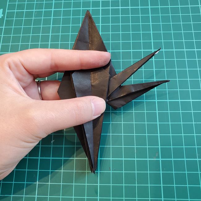 ヘラクレスオオカブトの折り紙 カブトムシをリアルに一枚でつくる折り方作り方③足(16)