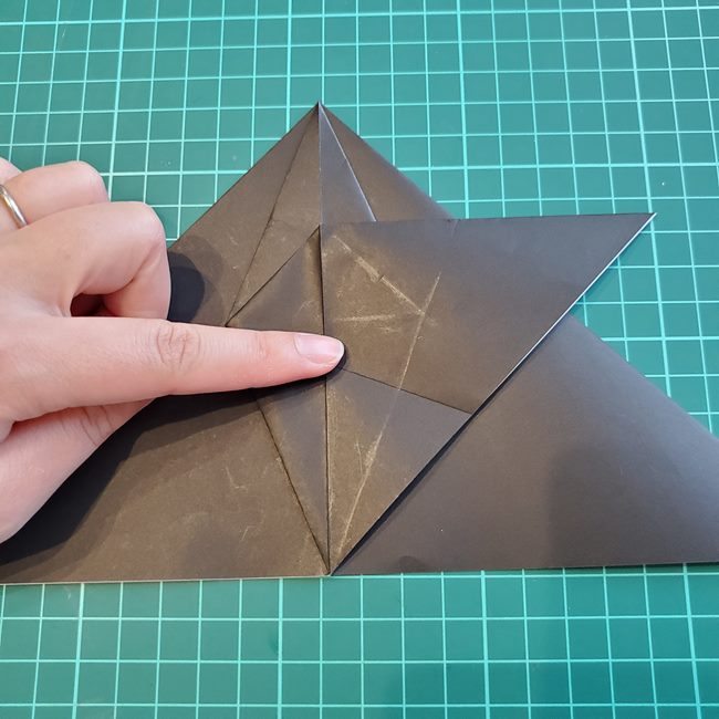 ヘラクレスオオカブトの折り紙 カブトムシをリアルに一枚でつくる折り方作り方②折り筋(16)