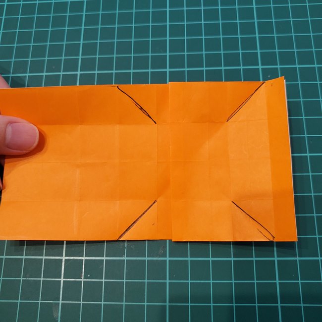 カブトムシの折り紙 かわいい動く作り方折り方②折る(3)