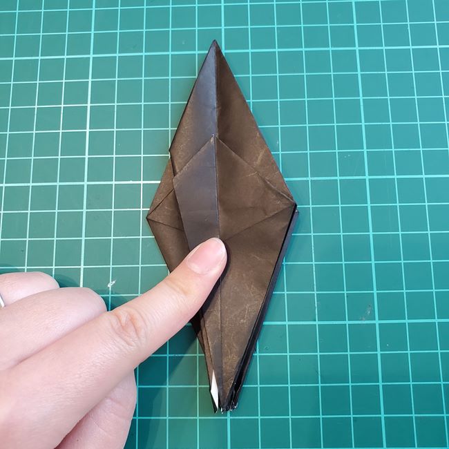 ヘラクレスオオカブトの折り紙 カブトムシをリアルに一枚でつくる折り方作り方③足(4)
