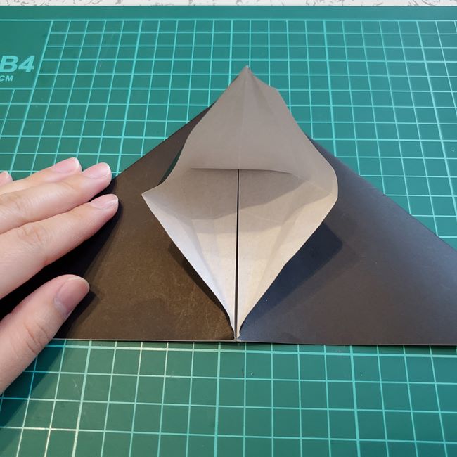 ヘラクレスオオカブトの折り紙 カブトムシをリアルに一枚でつくる折り方作り方②折り筋(30)