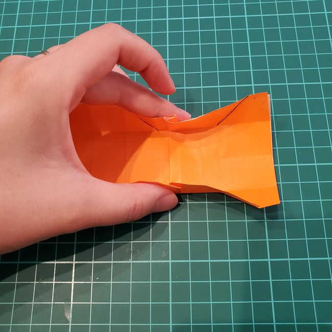 カブトムシの折り紙 かわいい動く作り方折り方②折る(5)