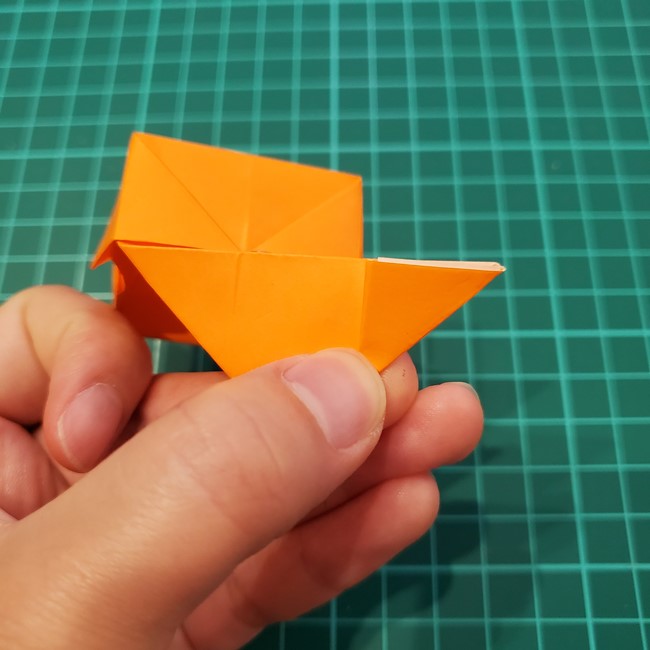 カブトムシの折り紙 かわいい動く作り方折り方②折る(17)