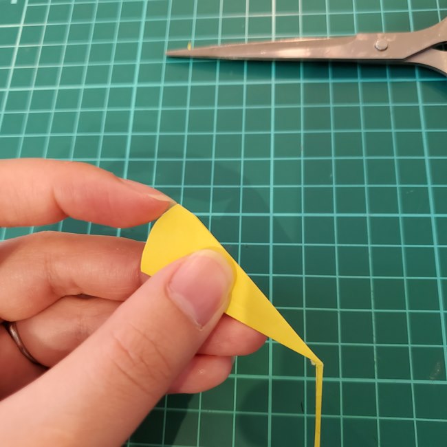 銀杏の折り紙の切り方は簡単♪(11)