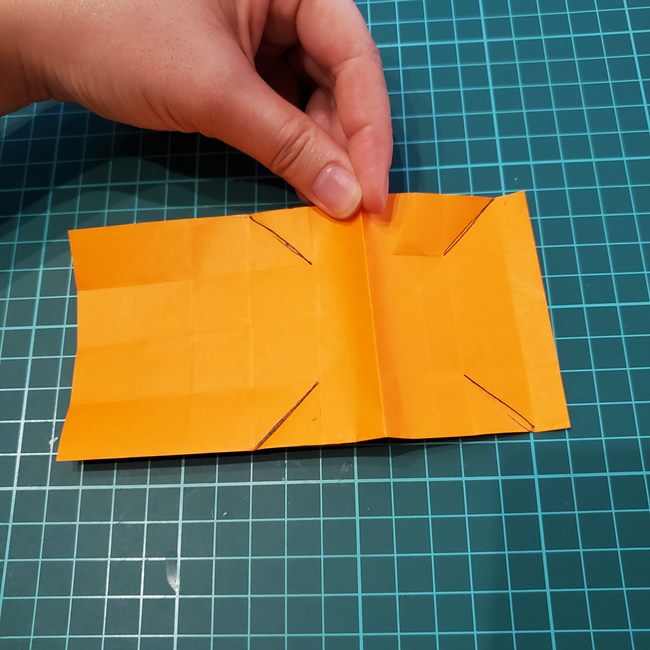 カブトムシの折り紙 かわいい動く作り方折り方②折る(2)
