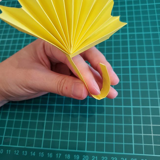 折り紙のもみじ 立体的で簡単な作り方折り方②茎(16)